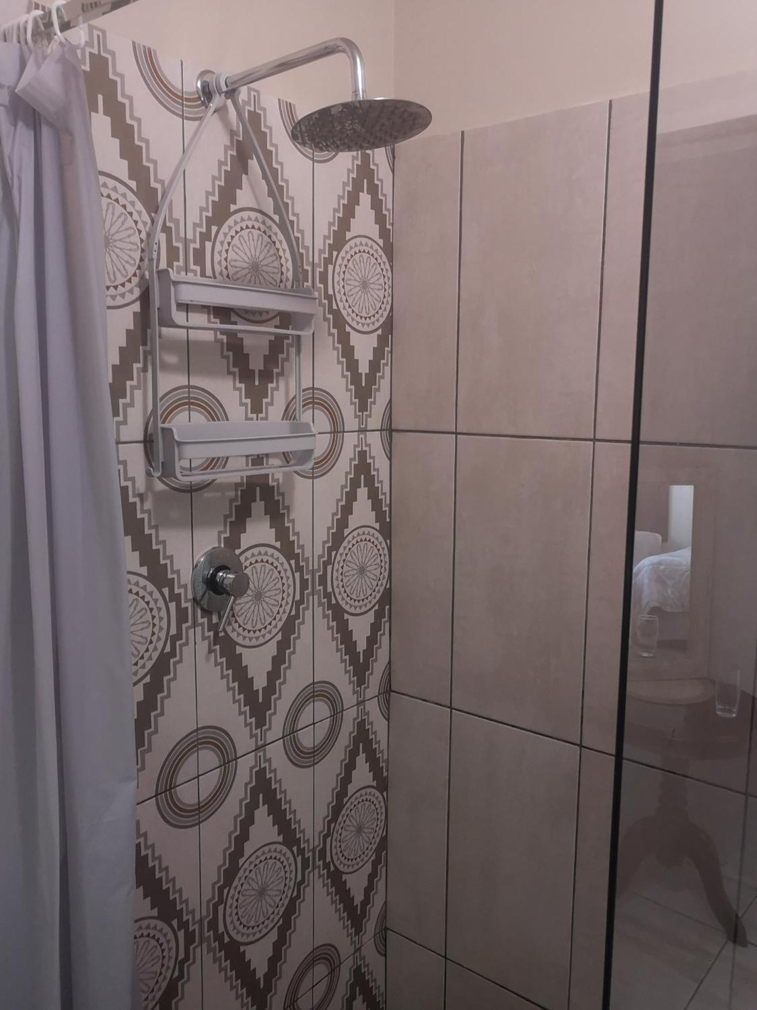 Avo Tree Guesthouse Paarl Εξωτερικό φωτογραφία